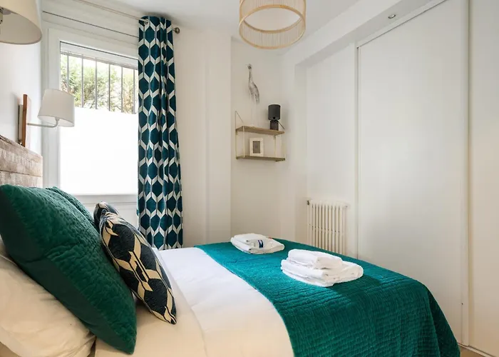 Апартаменты Charming 2br 6p - Place D'italie *